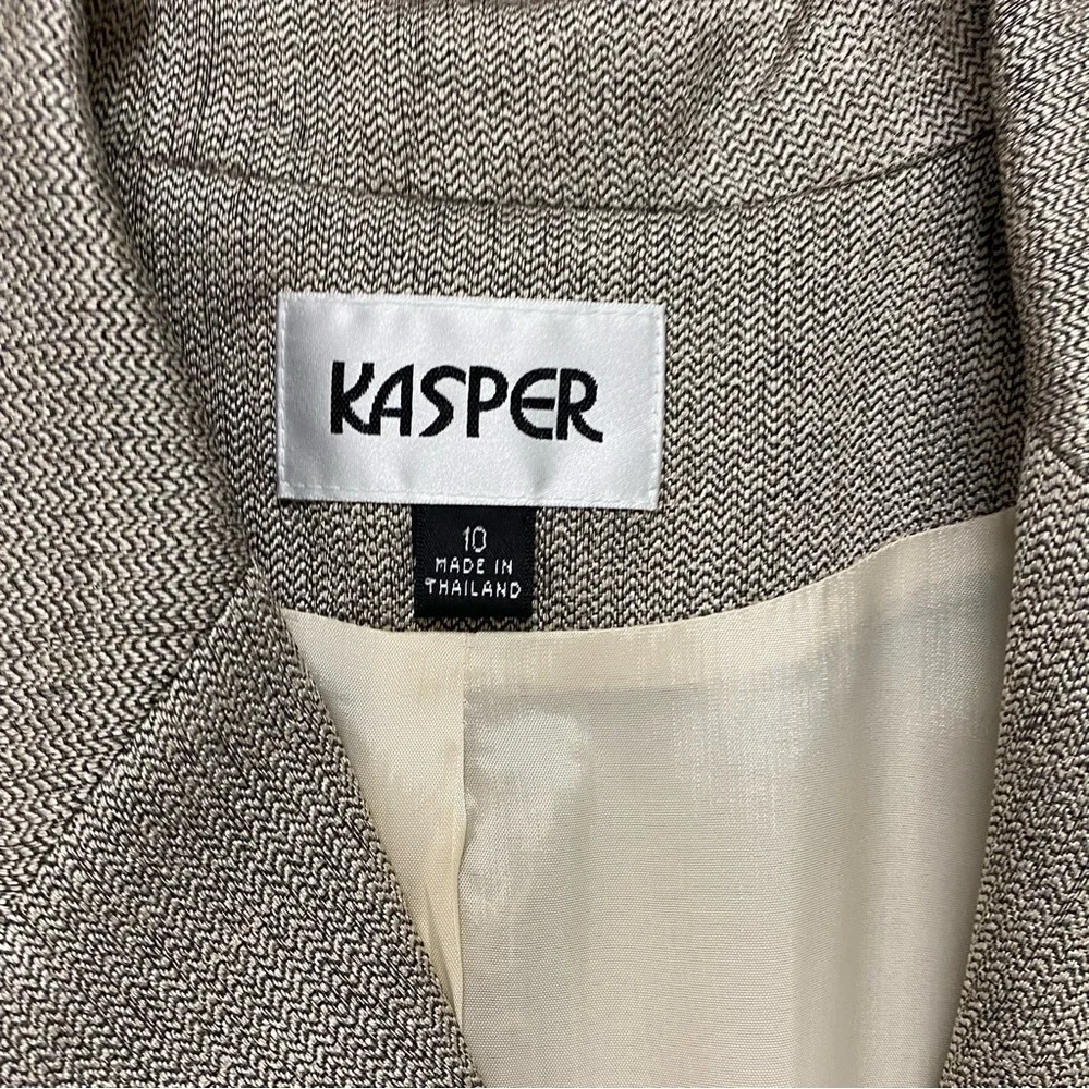 Kasper Beige Blazer and Skirt‎ Set with Cream Accents Career Wear Office Size 10